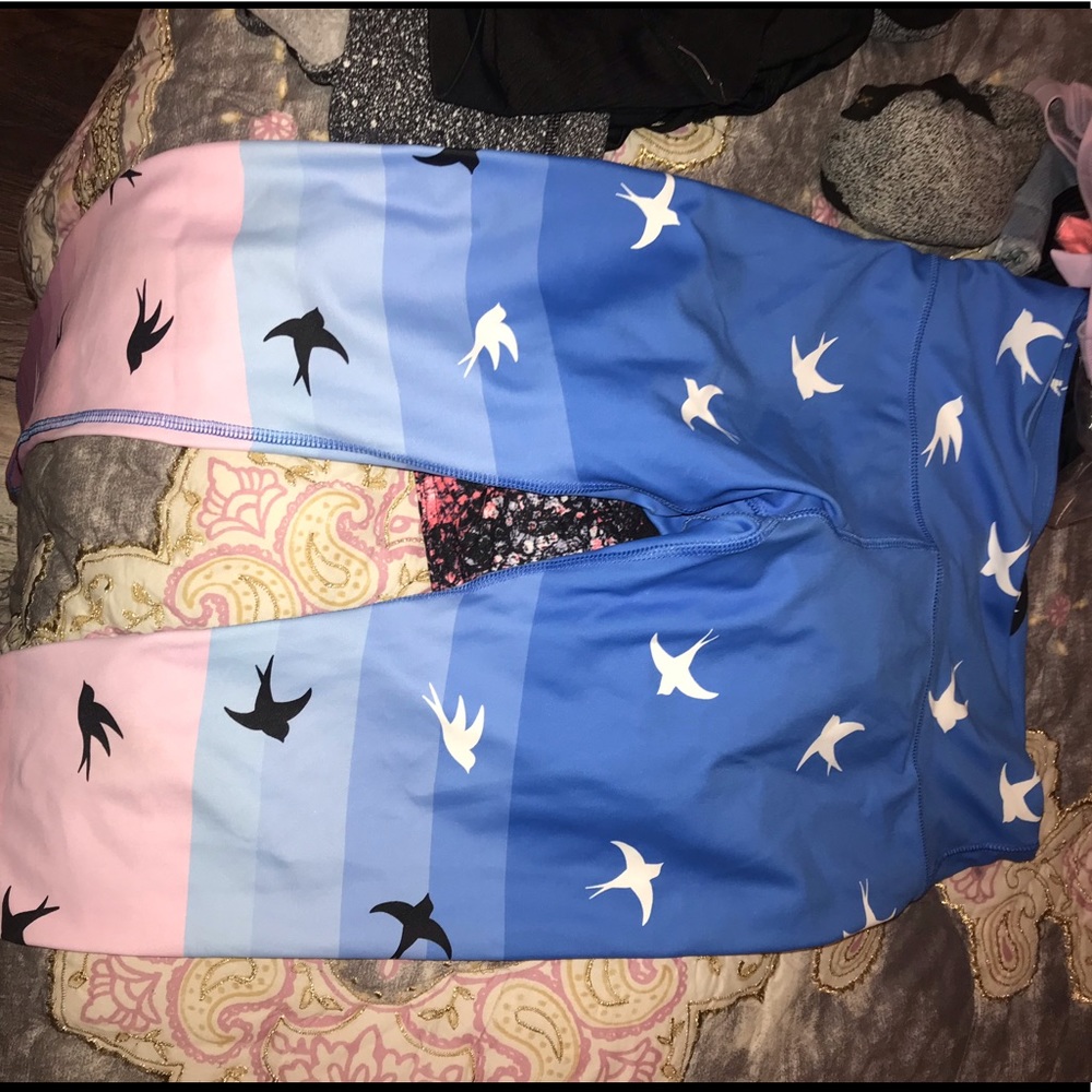 Blue and pink bird leggings